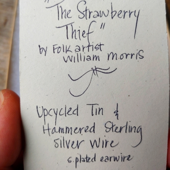 ๐SOLD๐The Strawberry Thief William Morris Folk Art Earrings - Picture 8 of 9